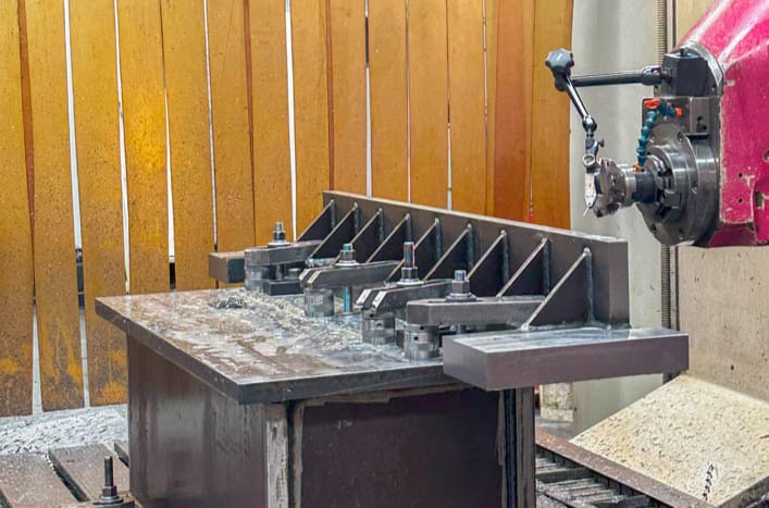 Lagun GMB 42E — used table-type boring and milling machine