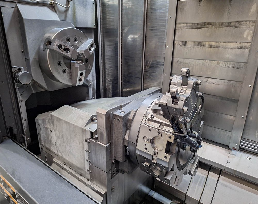 Mazak NT 4300 DCG — detail of main and sub-spindle